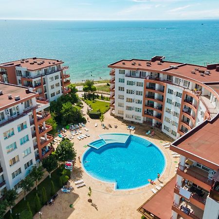 Riviera Fort Beach Apartments Равда Экстерьер фото